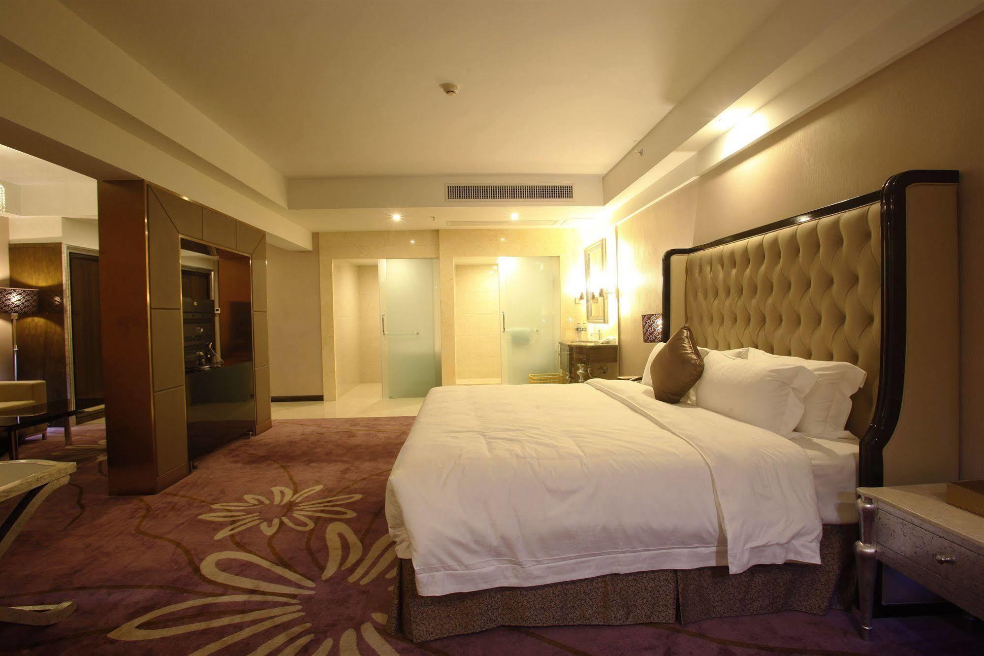 Clayton Hotel-Near Pazhou Exhibition Center Guangzhou Buitenkant foto